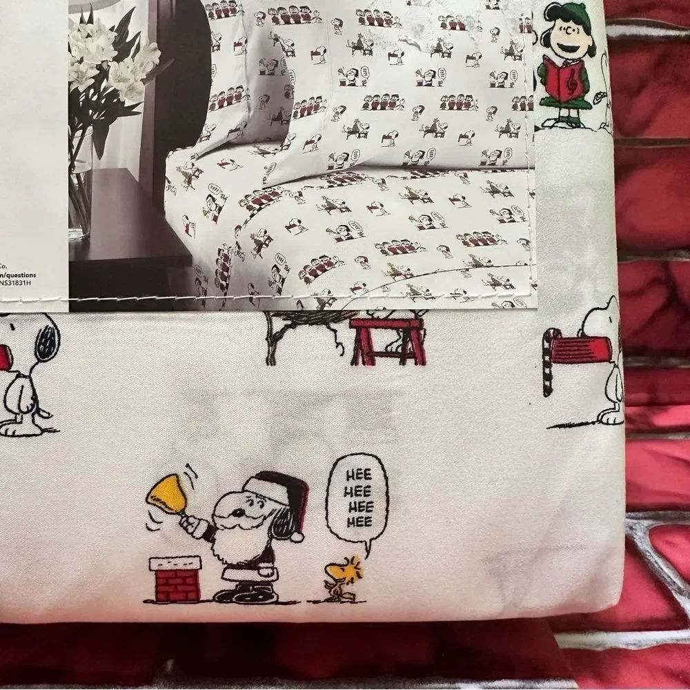 Peanuts Christmas Charlie Brown & Snoopy QUEEN Sheets